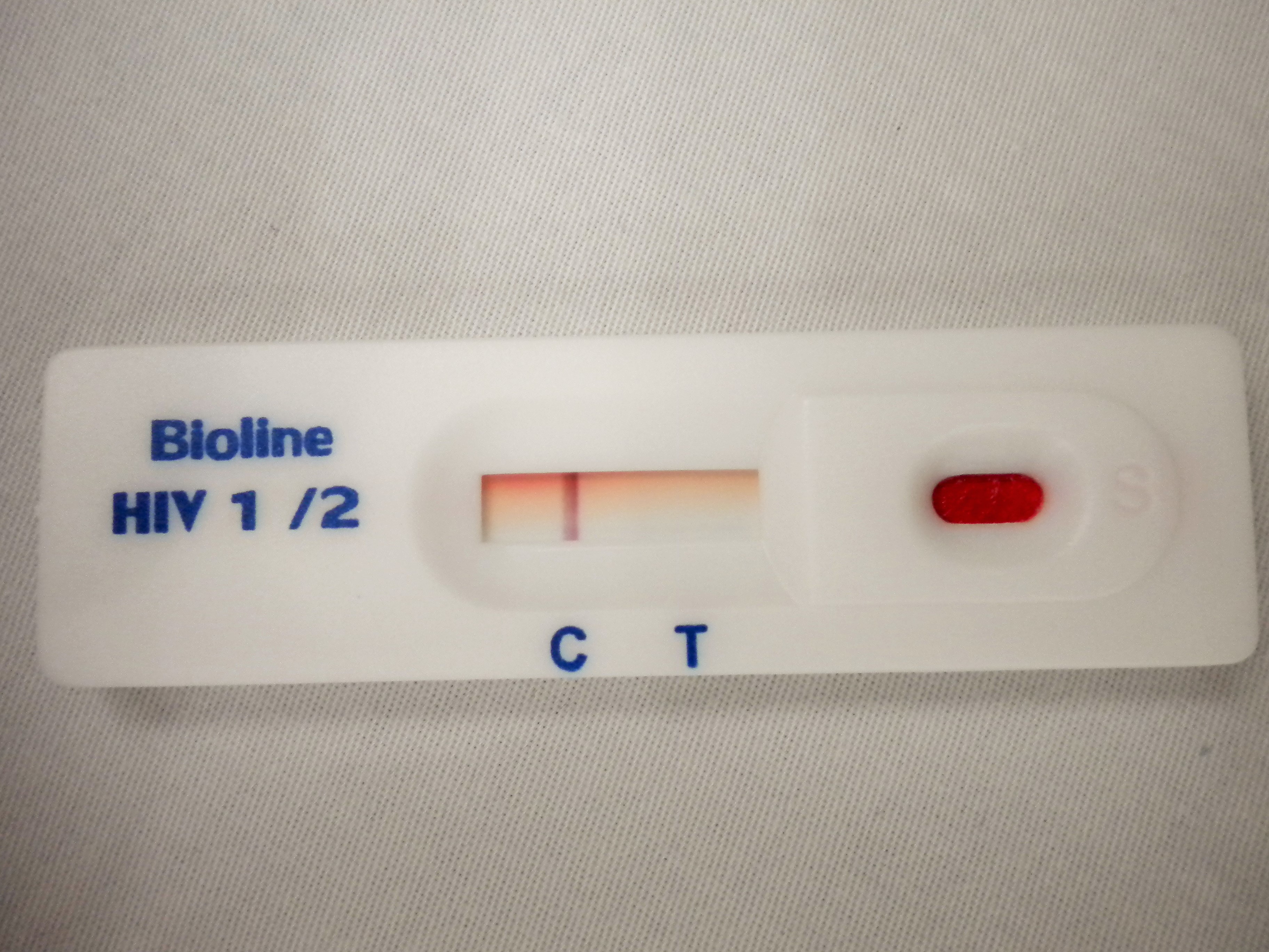 RELIEF = 1 bar. This is a negative test result on a rapid HIV test. 